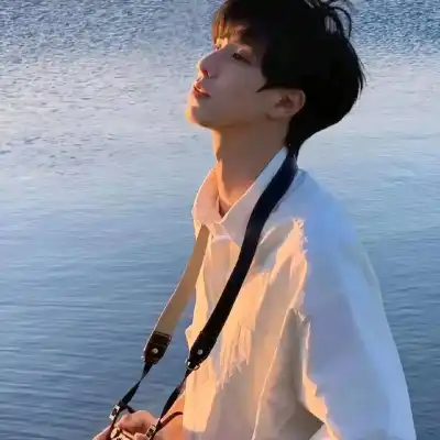 邱湛蓝 邱湛蓝
